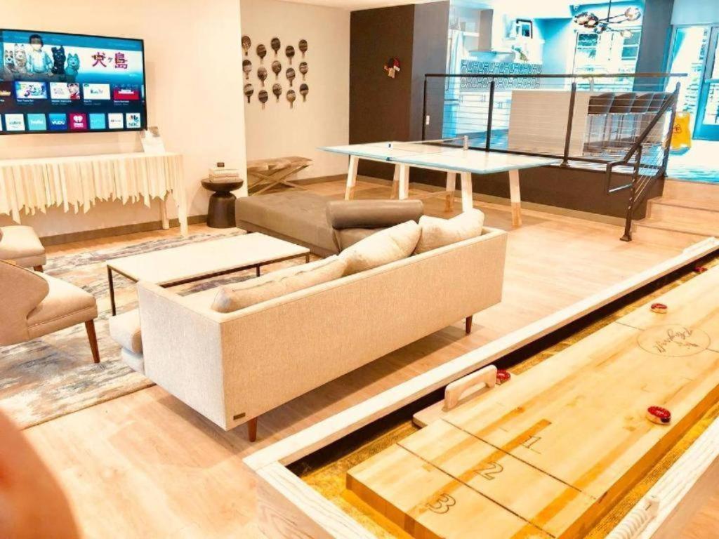 Apartment Relaxing Hollywood With Pool & Balcony *